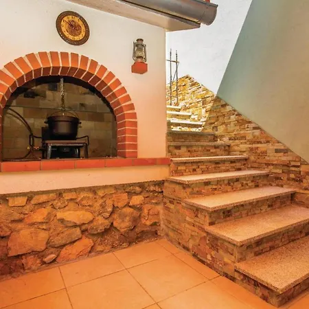 Apartment 2 Bedroom Amazing In *