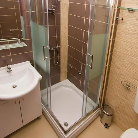 2 Bedroom Amazing In Apartment