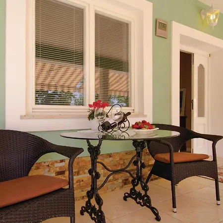 2 Bedroom Amazing In Apartment