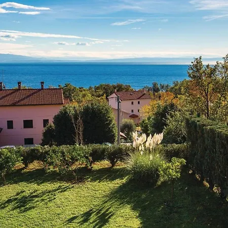 Apartment 2 Bedroom Amazing In *